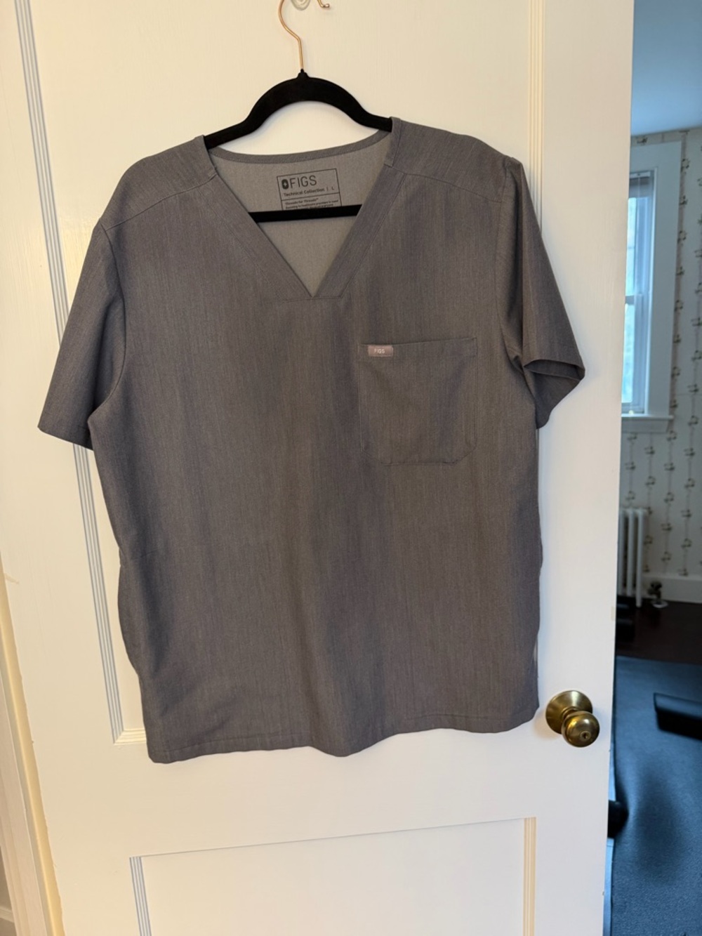 FIGS Technical Collection Scrub Top Graphite Size L Solid Mens Medical
